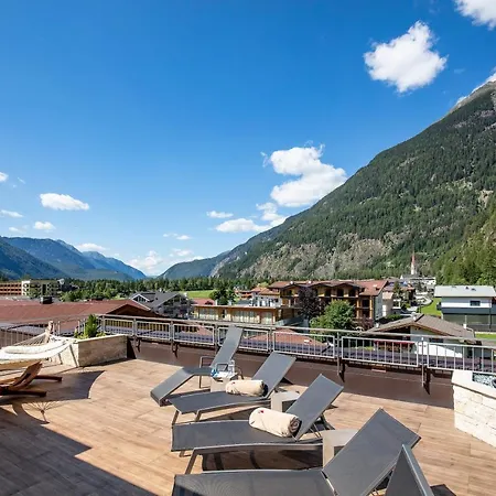 Panorama 4* Längenfeld