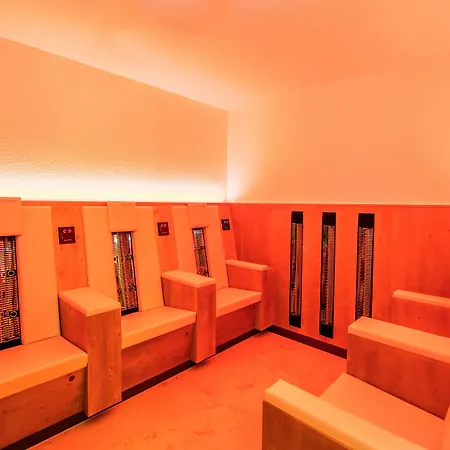 Ξενοδοχείο με διαμερίσματα Panorama Λάνγκενφελντ