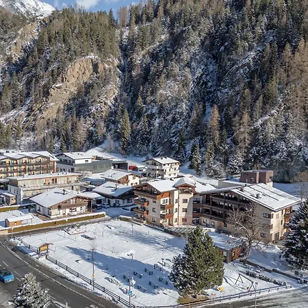 Panorama מלון דירות 4*