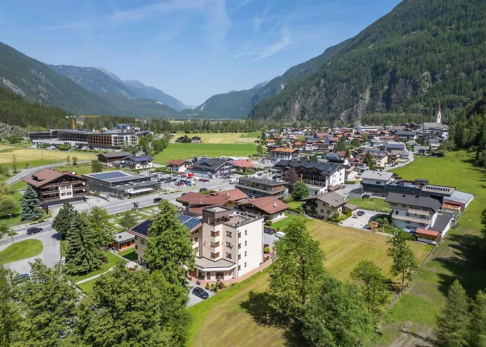 Panorama 4* Längenfeld